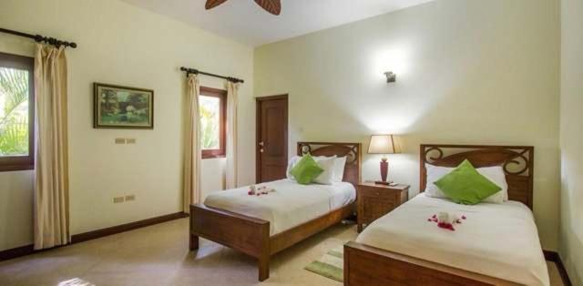 Hospitality Expert Little Waters Villa Negril Exterior photo